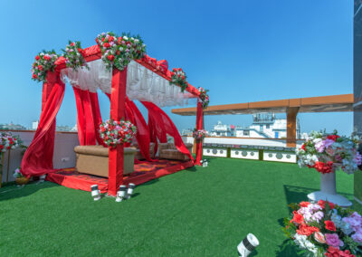 The Royal Courtyard – Open Lawn Area